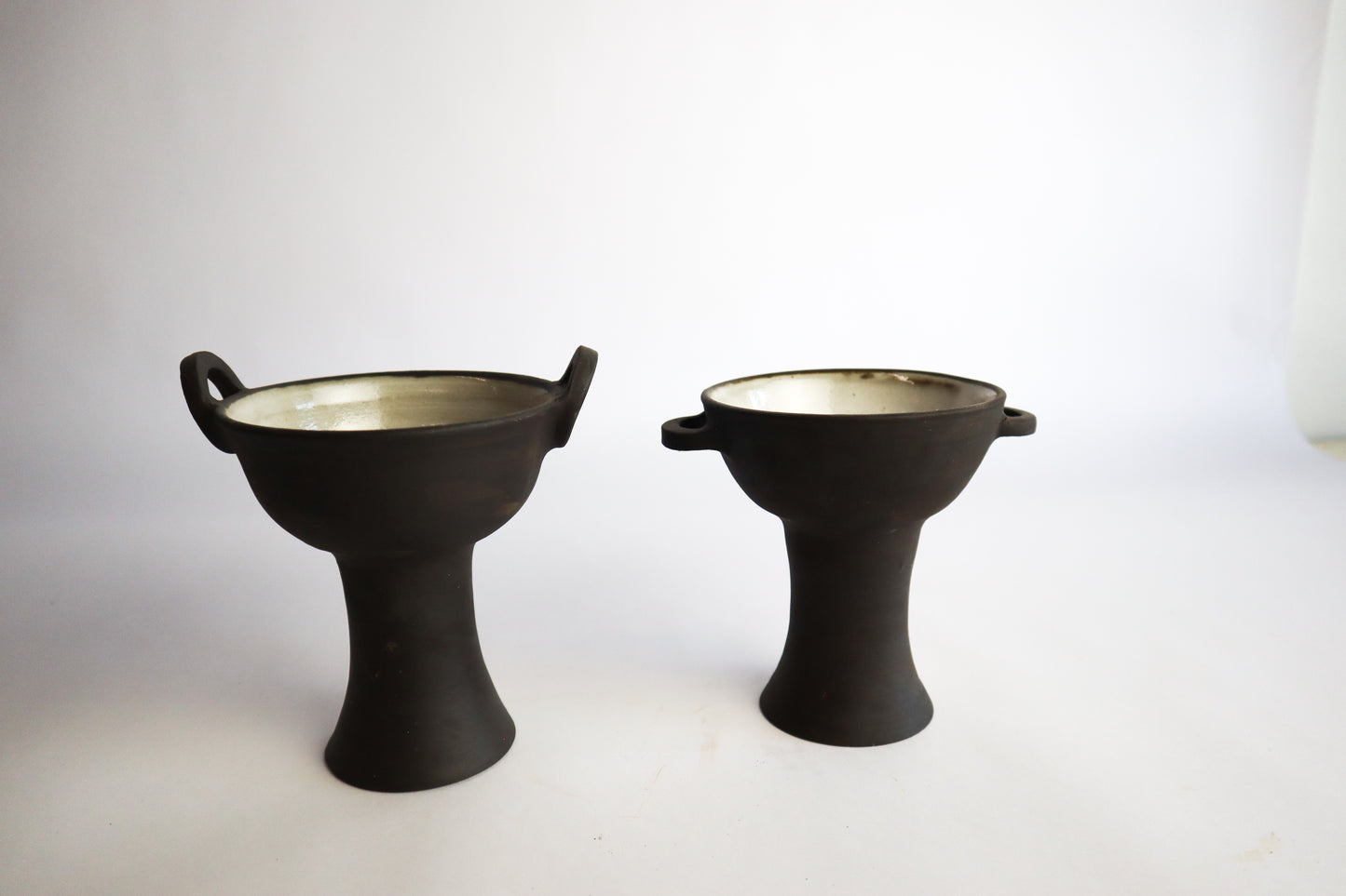 Half-Loop Chalice Pot +