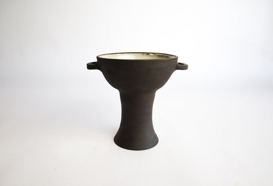 Half-Loop Chalice Pot +