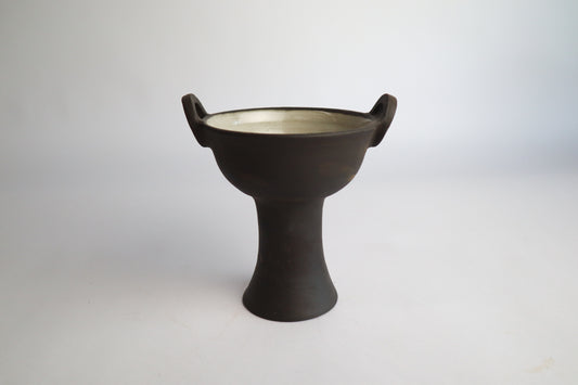 Loop Ear Chalice Pot +